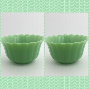 2 Pioneer Woman Timeless Beauty Bowls Scalloped Edges Jadeite Green Milk Glass